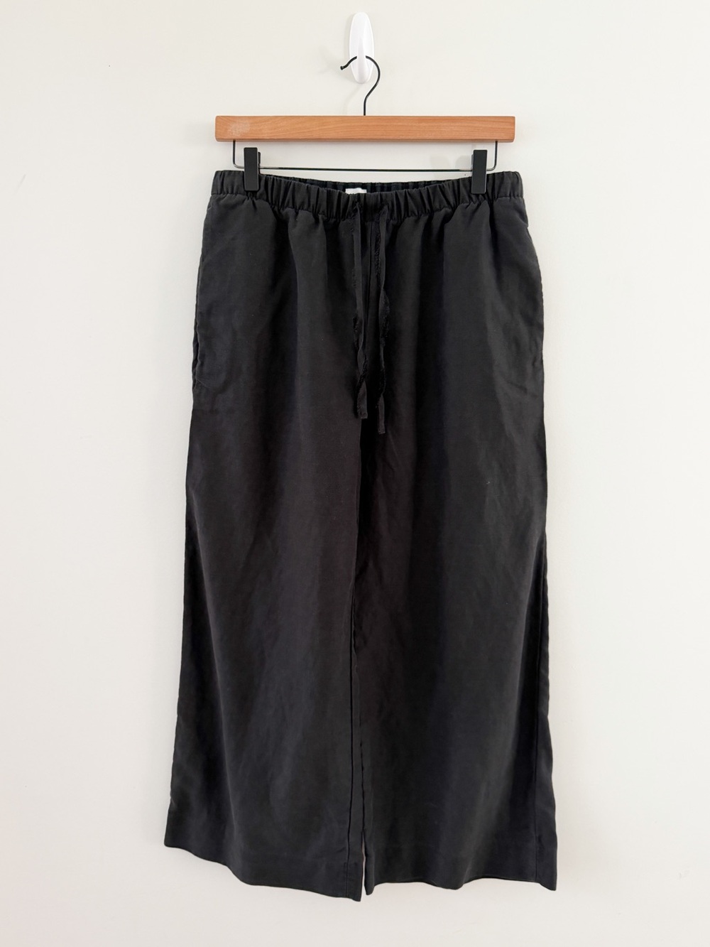 ARITZIA • The Lodge Pant - CruiseLinen™ in Black - Picture 5 of 14
